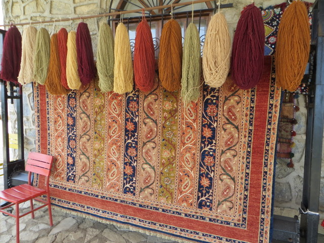 Making Turkish rugs