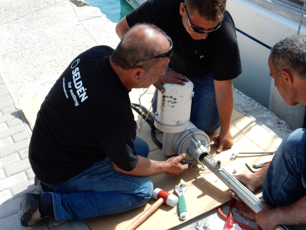 Removing the head sail foil from the jib furler motor