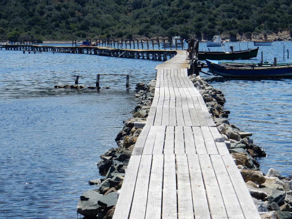 Small boat dock in Malfatano.