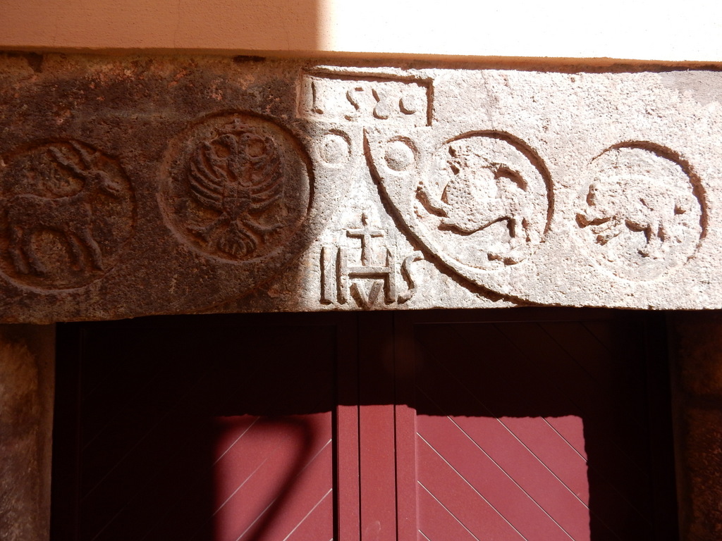 Lintel for this house says 1580 (Bosa)